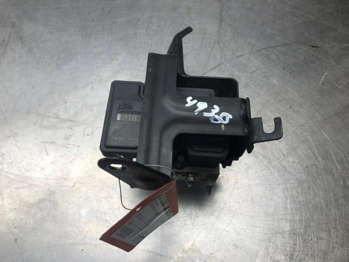 Gebruikte ABS Pomp Nissan Pixo (D31S) 1.0 12V Prijs € 70,00 Margeregeling aangeboden door Autosloperij Alexander