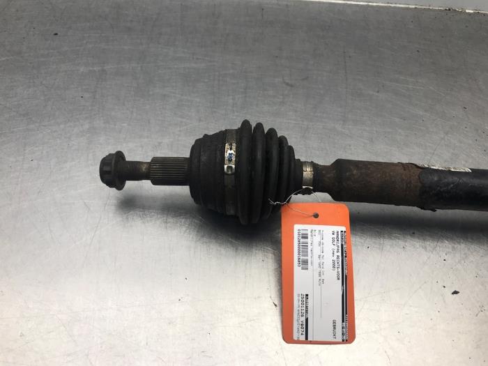 Gebruikte Steekas rechts-voor Volkswagen Golf IV (1J1) 1.6 Prijs € 40,00 Margeregeling aangeboden door Autosloperij Alexander