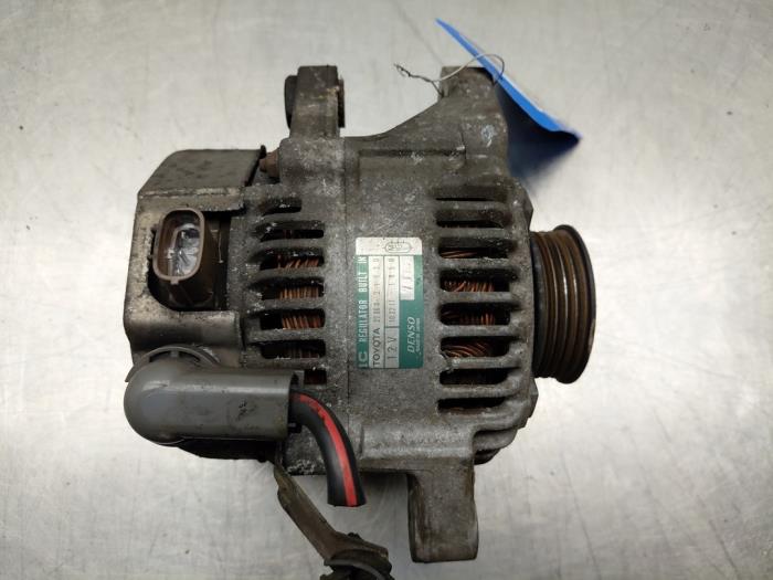 Gebruikte Dynamo Toyota Yaris (P1) 1.3 16V VVT-i Prijs op aanvraag aangeboden door Autosloperij Alexander
