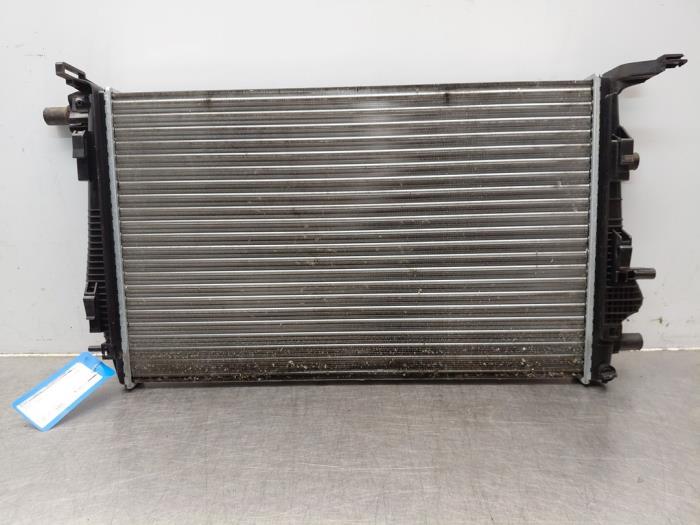 Gebruikte Radiateur Renault Grand Scénic III (JZ) 2.0 16V CVT Prijs € 60,00 Margeregeling aangeboden door Autosloperij Alexander