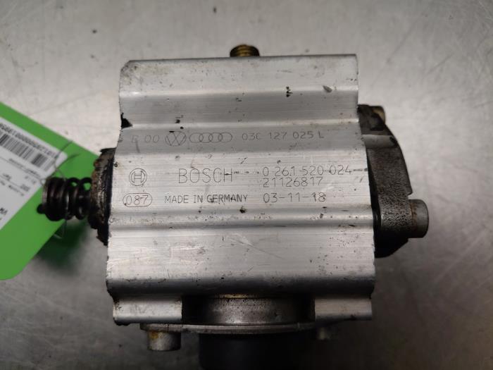 Gebruikte Hogedrukpomp Volkswagen Golf V (1K1) 1.6 FSI 16V Prijs op aanvraag aangeboden door Autosloperij Alexander