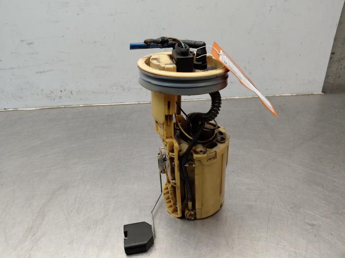 Gebruikte Tank element Pomp Volkswagen Transporter T5 1.9 TDi Prijs € 70,00 Margeregeling aangeboden door Autosloperij Alexander