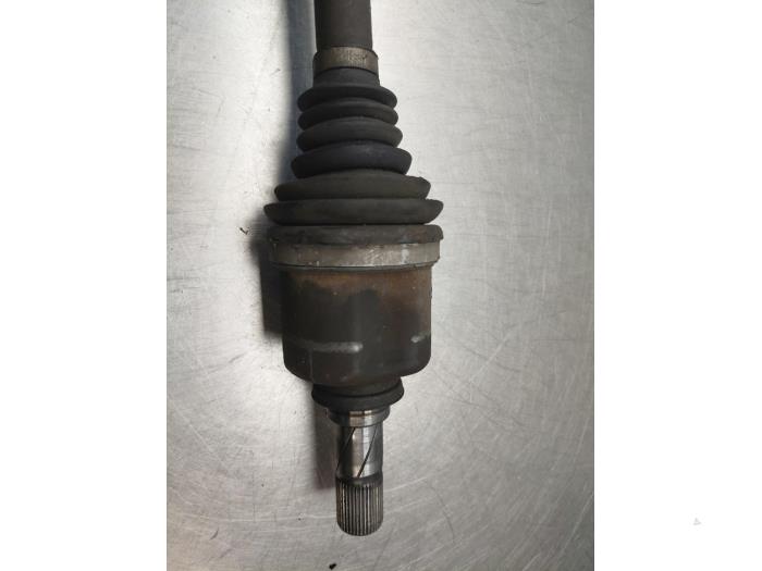 Gebruikte Steekas links-voor Renault Master III (FV) 2.3 dCi 170 16V FWD Prijs € 100,00 Margeregeling aangeboden door Autosloperij Alexander