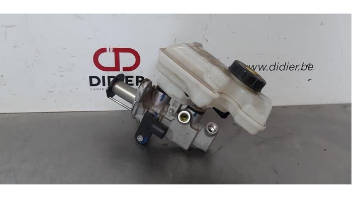 Master cylinder