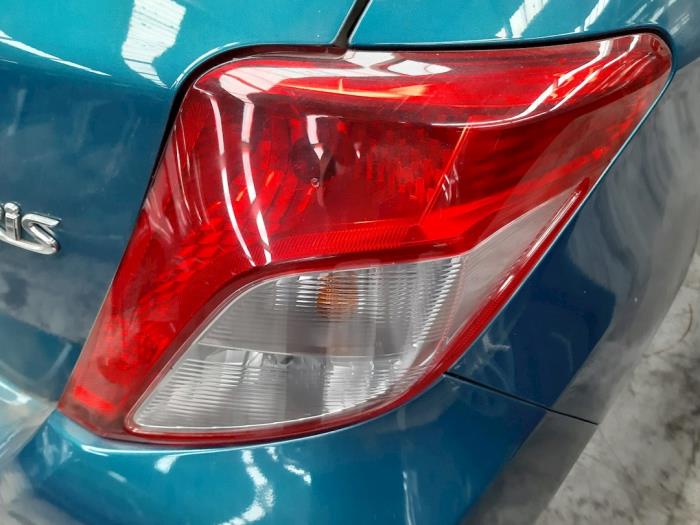 Luz trasera derecha Toyota Yaris