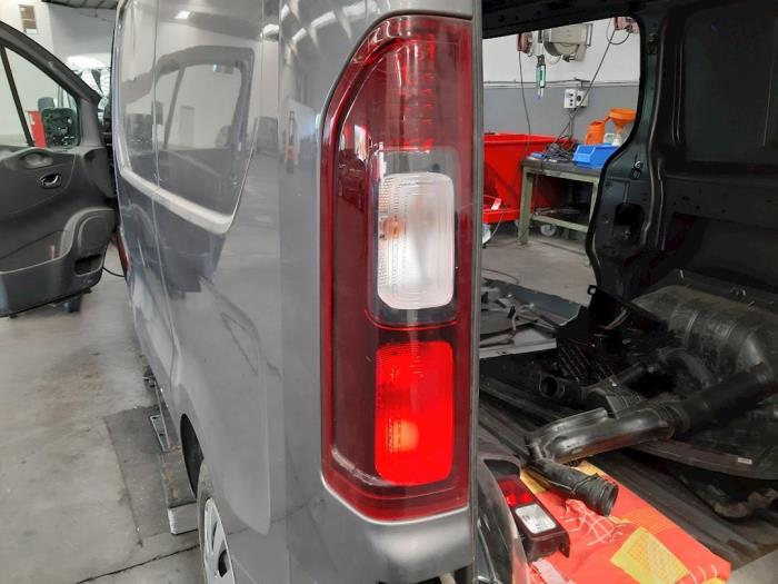 Kairysis galinis žibintas Opel Vivaro