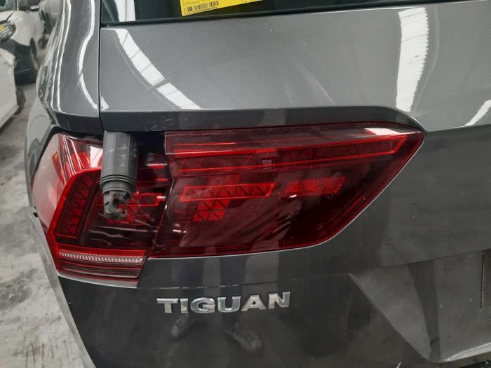 Feu arrière gauche Volkswagen Tiguan