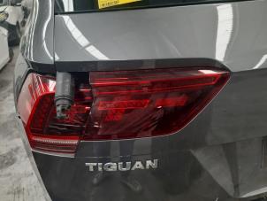 Gebruikte Achterlicht links Volkswagen Tiguan (AD1) Prijs € 127,05 Inclusief btw aangeboden door Autohandel Didier