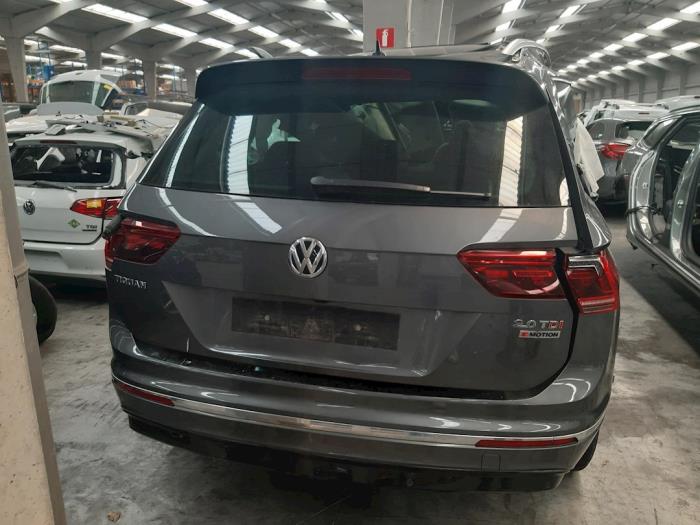 Pokrywa bagaznika Volkswagen Tiguan