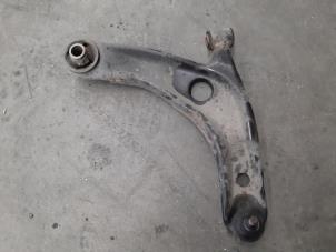 Gebruikte Draagarm rechts-voor Toyota Yaris II (P9) 1.4 D-4D Prijs € 48,40 Inclusief btw aangeboden door Autohandel Didier