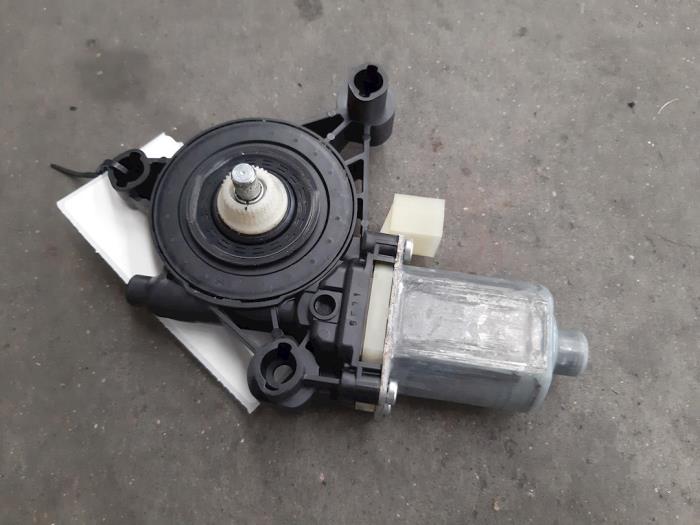Motor de ventanilla de puerta Audi Q2