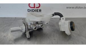 Gebruikte Hoofdremcilinder Mazda CX-3 (DJ/DK) 1.5 Skyactiv D 105 16V Prijs op aanvraag aangeboden door Autohandel Didier