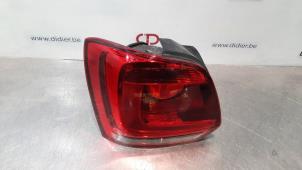 Gebruikte Achterlicht links Volkswagen Polo V (6R) 1.2 TDI 12V BlueMotion Prijs € 66,55 Inclusief btw aangeboden door Autohandel Didier
