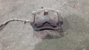 Gebruikte Remzadel rechts-voor Ford Tourneo Courier (JU2) 1.5 TDCi 95 Prijs € 66,55 Inclusief btw aangeboden door Autohandel Didier