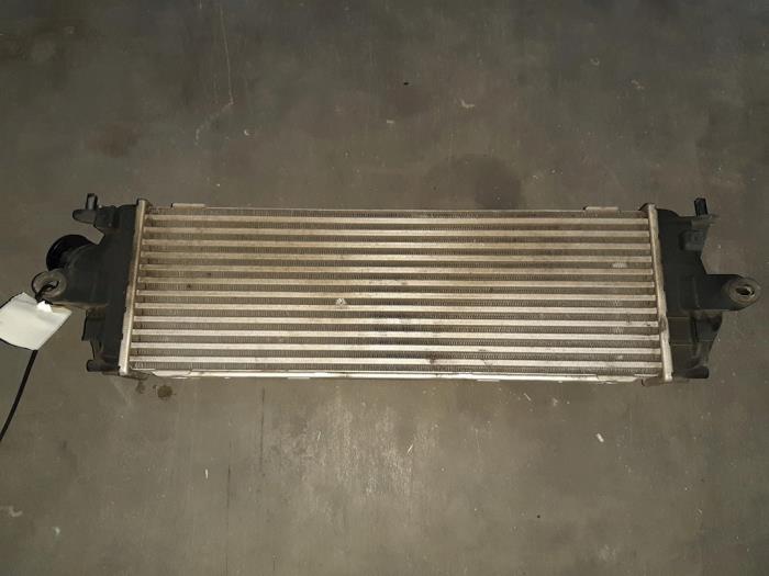 Intercooler van een Opel Vivaro 2.0 CDTI 2014