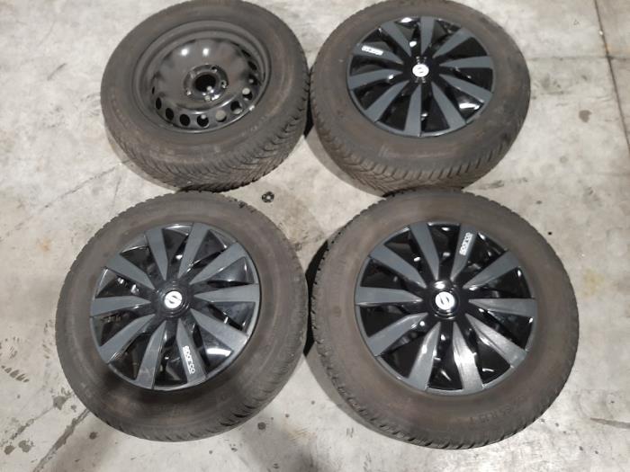 Kit jantes + pneus d'hivers Renault Megane Break