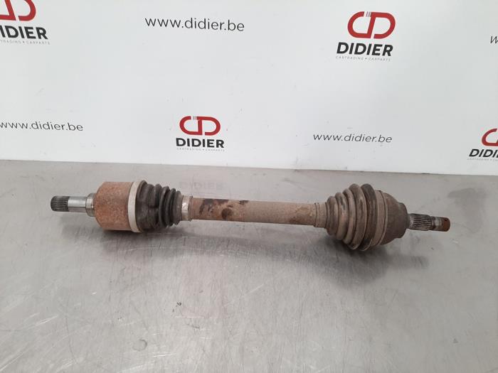 Vasen etuvetoakseli Citroen Berlingo