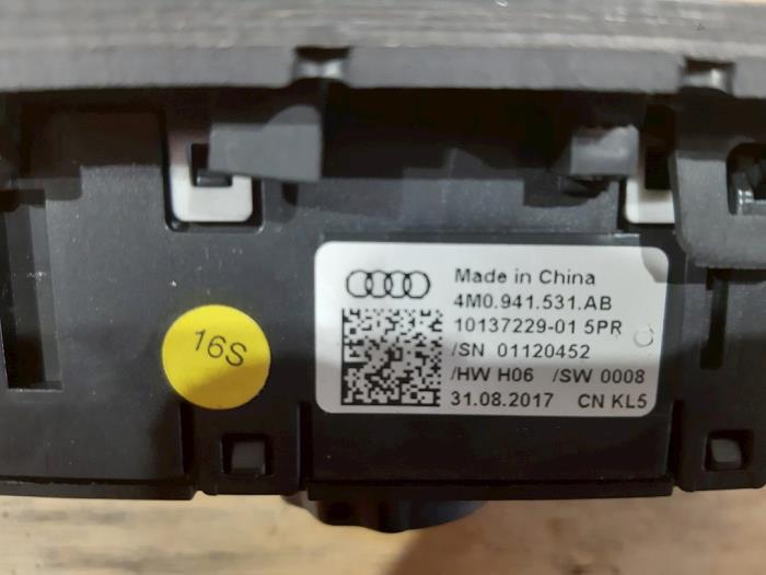 Schakelaar Licht van een Audi Q7 (4MB/4MG) 3.0 TDI V6 24V e-tron plug-in hybrid 2017