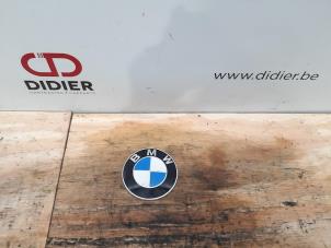 Gebruikte Embleem BMW 3 serie (F30) M3 3.0 24V TwinPower Turbo Prijs € 18,15 Inclusief btw aangeboden door Autohandel Didier