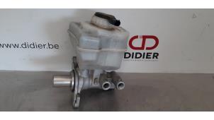 Gebruikte Hoofdremcilinder Landrover Range Rover IV (LG) 4.4 SDV8 32V Prijs € 96,80 Inclusief btw aangeboden door Autohandel Didier