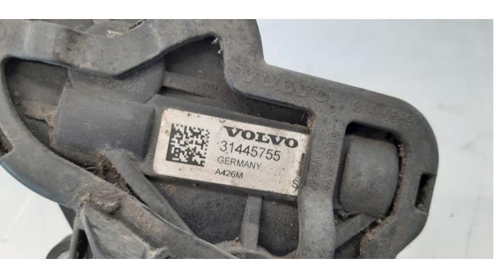 Handrem motor van een Volvo S90 II 2.0 D5 16V AWD 2017