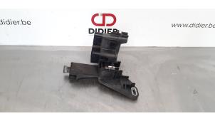 Gebruikte Zekeringkast BMW 4 serie (F33) 420d 2.0 16V Prijs € 36,30 Inclusief btw aangeboden door Autohandel Didier