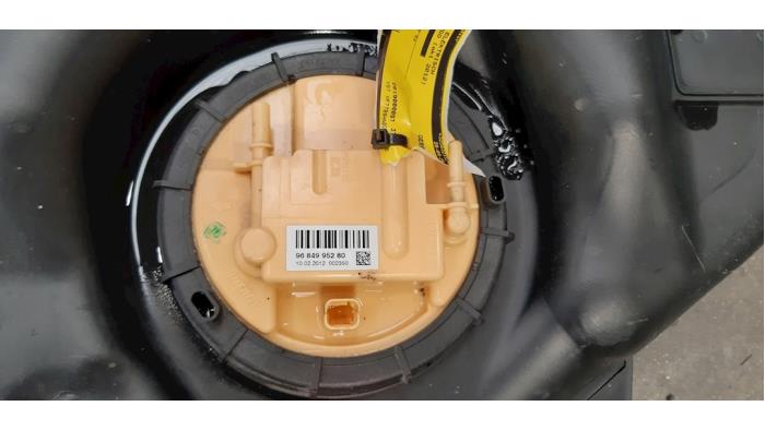 Gebruikte Tank element Pomp Citroen Berlingo 1.6 Hdi 75 Prijs € 60,50 Inclusief btw aangeboden door Autohandel Didier