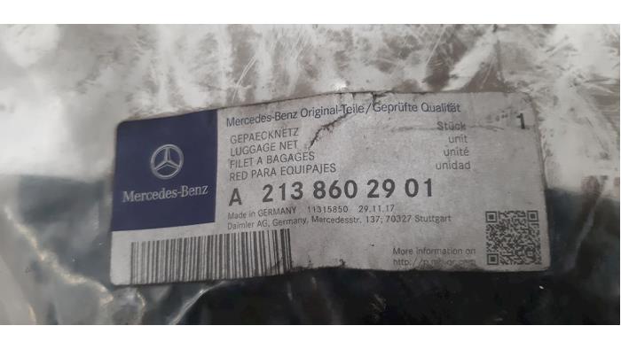 Bagagenet van een Mercedes-Benz C Estate (S205) C-63 AMG S,Edition 1 4.0 V8 Biturbo 2018