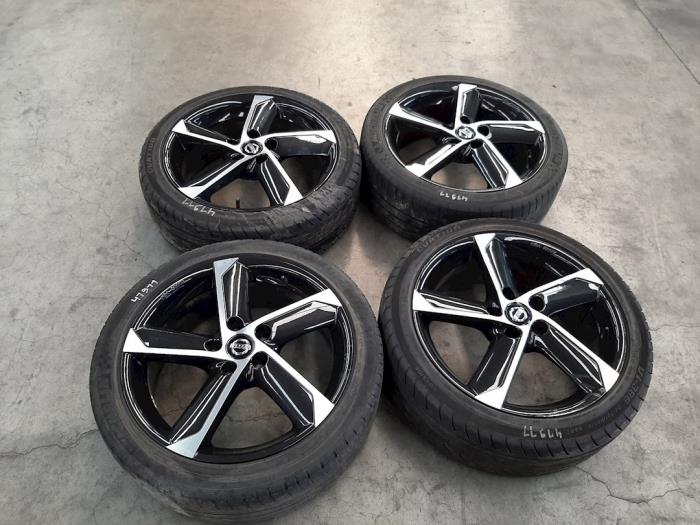 Set of wheels + tyres Nissan Pulsar