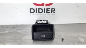 Gebruikte Handrem schakelaar Mercedes B (W246) 1.8 B-180 CDI BlueEFFICIENCY 16V Prijs € 18,15 Inclusief btw aangeboden door Autohandel Didier