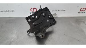 Gebruikte Accubak Toyota Yaris III (P13) 1.4 D-4D-F Prijs € 24,20 Inclusief btw aangeboden door Autohandel Didier
