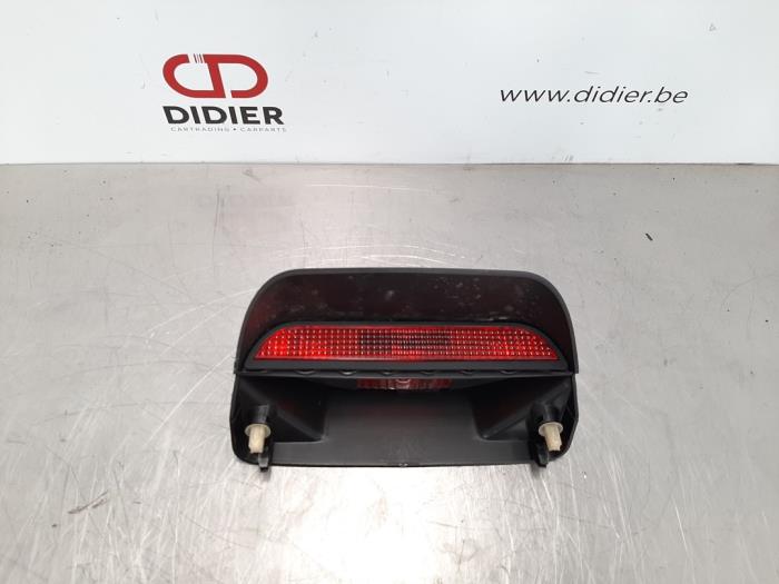 Extra Remlicht midden Dacia Logan