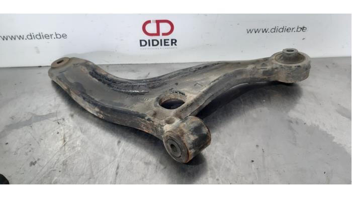 Bras de suspension avant gauche Renault Master
