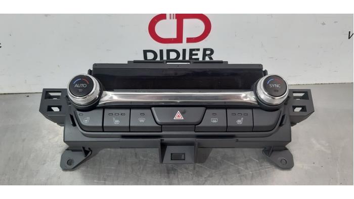 Panneau de commande clim Mazda 3.