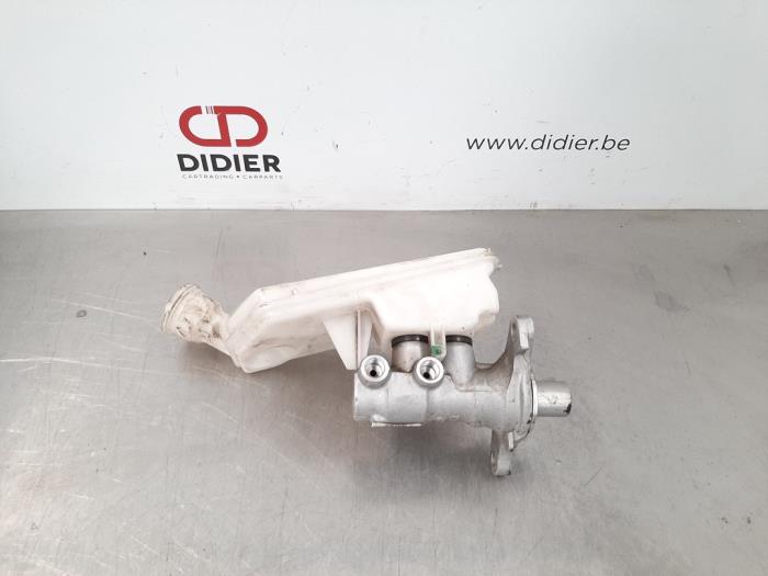 Master cylinder