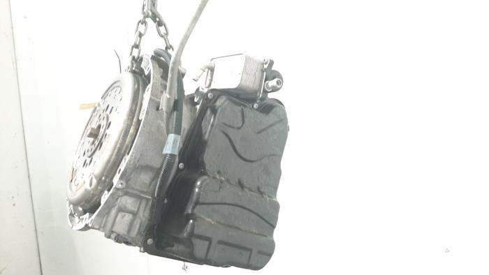 Versnellingsbak van een Mercedes-Benz CLA Shooting Brake (117.9) 1.6 CLA-180 16V 2017