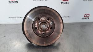 Gebruikte Fusee rechts-voor Volkswagen Transporter T6 2.0 TDI Prijs € 133,10 Inclusief btw aangeboden door Autohandel Didier