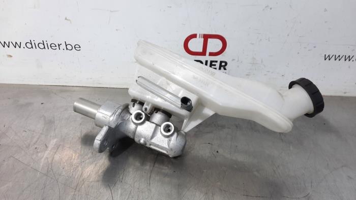 Master cylinder Mercedes CLA