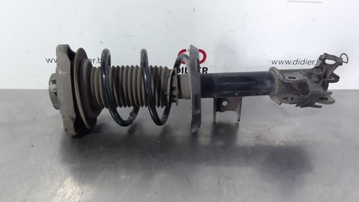 Fronts shock absorber, left Mercedes CLA