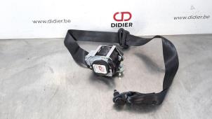 Gebruikte Veiligheidsgordel rechts-voor Dacia Duster (HS) 1.2 TCE 16V Prijs € 127,05 Inclusief btw aangeboden door Autohandel Didier