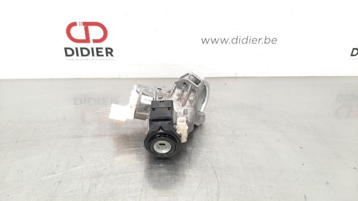 Ignition lock + key Toyota Yaris