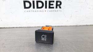 Gebruikte Schakelaar Koplamp Ihv Lexus RC 300h 2.5 V6 24V Prijs € 24,20 Inclusief btw aangeboden door Autohandel Didier