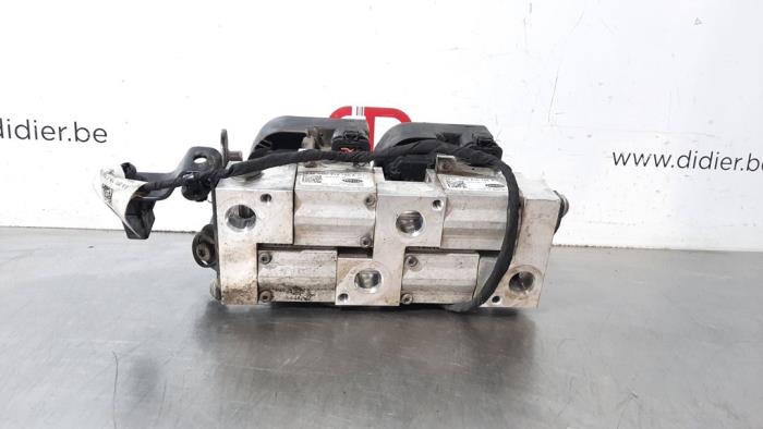 Hydraulic valve unit Audi Q7