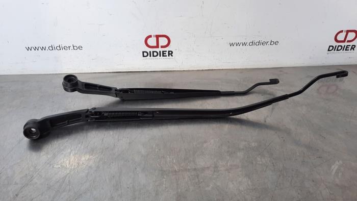 Front wiper arm Hyundai I20