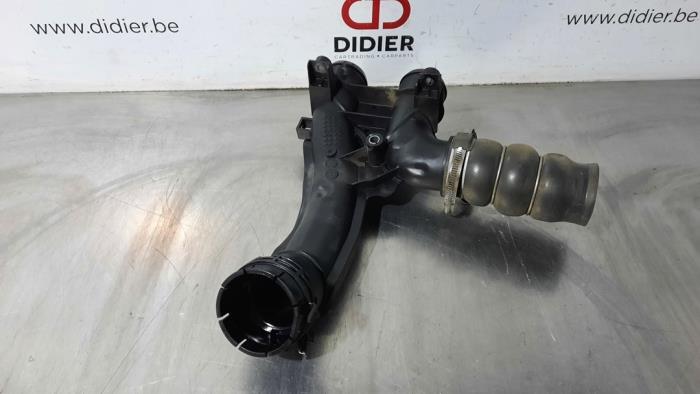 Gebruikte Intercooler Buis Peugeot 308 (L3/L8/LB/LH/LP) 1.6 BlueHDi 100 Prijs € 30,25 Inclusief btw aangeboden door Autohandel Didier