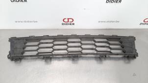 Gebruikte Bumper Rooster Mitsubishi L-200 2.4 Clean Diesel 4WD Prijs € 42,35 Inclusief btw aangeboden door Autohandel Didier