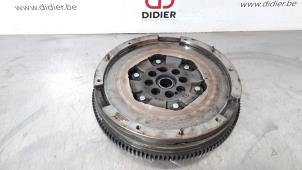 Gebruikte Vliegwiel Renault Trafic (1FL/2FL/3FL/4FL) 2.0 dCi 16V 145 Prijs € 266,20 Inclusief btw aangeboden door Autohandel Didier