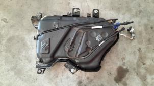 Gebruikte Ureumreservoir Landrover Range Rover IV (LG) 3.0 SDV6 24V Prijs € 266,20 Inclusief btw aangeboden door Autohandel Didier