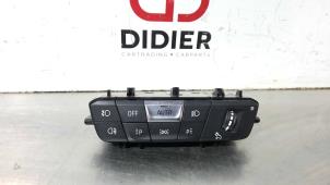 Gebruikte Schakelaar Koplamp Ihv BMW 1 serie (F40) 118i 1.5 TwinPower 12V Prijs € 66,55 Inclusief btw aangeboden door Autohandel Didier