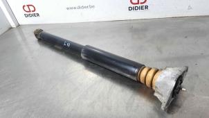 Gebruikte Schokdemper links-achter Mazda 3 (BM/BN) 1.5 Skyactiv-G 100 16V Prijs € 36,30 Inclusief btw aangeboden door Autohandel Didier